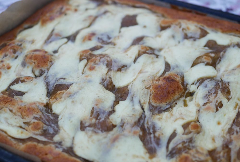 Pehmeä raparperipiirakka